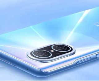 Huawei’nin yeni amiral gemisi görücüye çıktı!