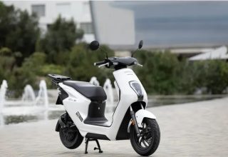 Honda uygun fiyatlı ilk elektrikli scooter modelini resmen piyasaya sürüyor
